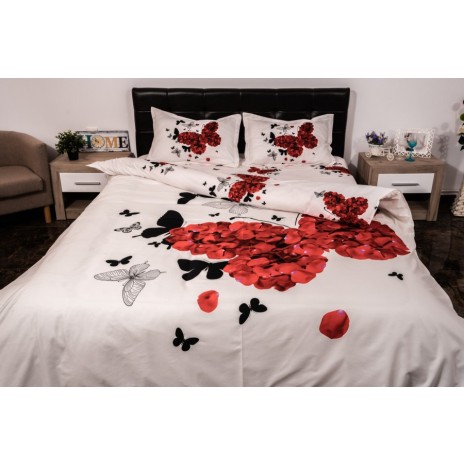 Lenjerie de pat 3D cu fluture din petale roșii pe fundal alb, set 4 piese, oferta 1+1 gratis