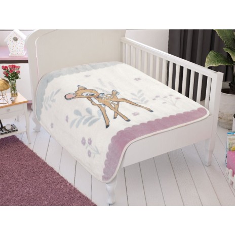 Pătură Disney pentru bebeluși cu Bambi, în culori alb, bej și mov, dimensiune 100x200 cm, cu desene animate detaliate și motive florale.