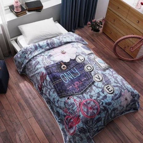 patura de lux TAC Only 160x220 cm cu imprimeu urban modern pentru pat de 1 persoana