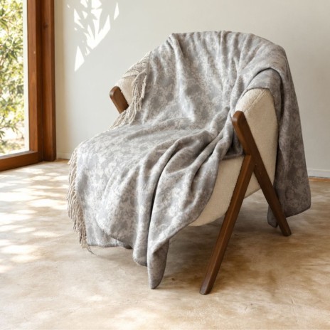 patura Ravin Gri First Choice Daily 200x220 cm din bumbac si acril cu model abstract gri crem si franjuri decorative