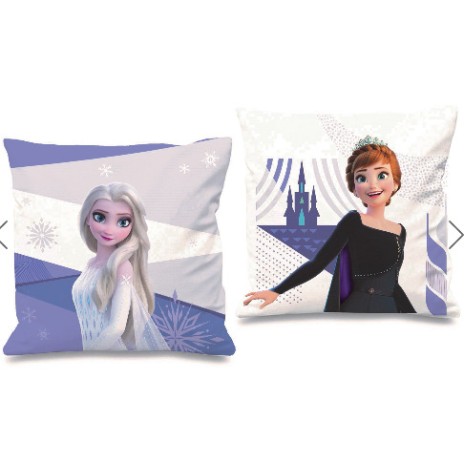 Pernuță decorativă Disney pentru copii cu Elsa și Anna, în culori mov, alb și albastru, dimensiune 40x40 cm.