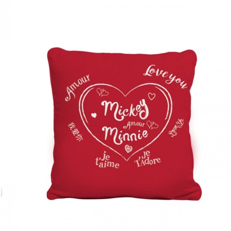 Pernuta decorativa Minnie & Mickey Amour, 40x40 cm, bumbac 100%, imprimeu roșu cu Minnie și Mickey într-o inimă.