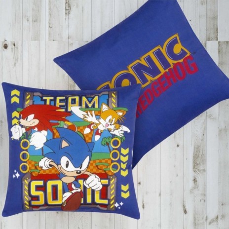 Pernuta decorativa 40x40 cm, Tac, cu Sonic, design plin de energie.