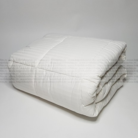 Pilota crem lana 100% naturala 200x215 cm, fata damasc, confort si caldura pentru noptile reci