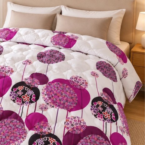 Pilota de iarna din finet 200x220 cm, cu cercuri mov si fucsia, motive florale si detalii negre pe fond alb, Ralex Pucioasa