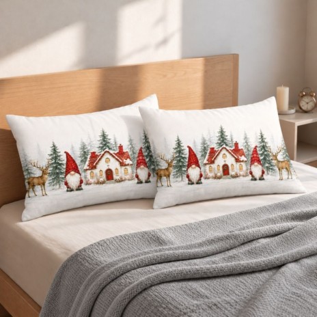 Set 2 fete de perna Craciun Koa 50x70 cm cu gnomi, casuta inzapezita, brazi si reni pe fundal crem