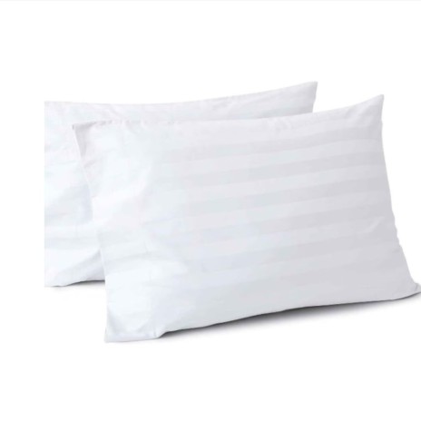 Set 2 fețe de pernă din damasc alb, dimensiuni 70x70 cm, produs de Ralex Pucioasa