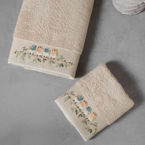 Set 2 prosoape bej Arliva Home din bumbac 100% cu broderie pasarele, ambalate in cutie