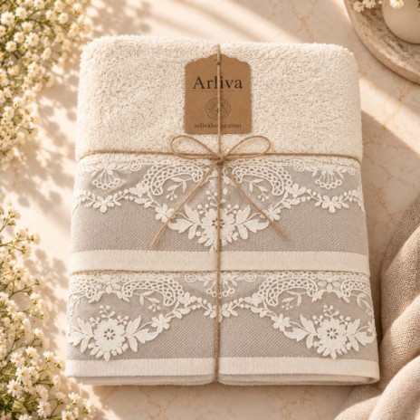 Set 2 prosoape bej Arliva Home din bumbac, 50x90 si 70x140 cm, cu bordura din dantela florala, in cutie
