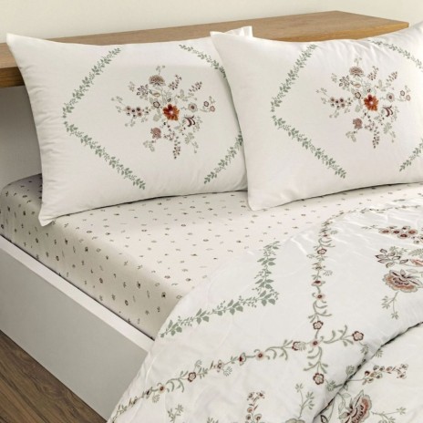 Set 4 anotimpuri TAC Elira cu cuvertura si lenjerie alba cu flori delicate
