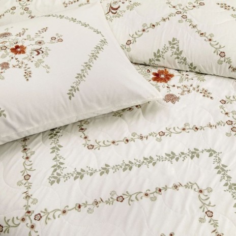 Set 4 anotimpuri TAC Elira cu cuvertura si lenjerie alba cu flori delicate