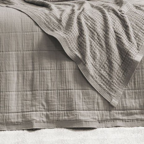 cuvertură maro din muselină jacquard Sortie Vizon gri-bej pentru pat matrimonial