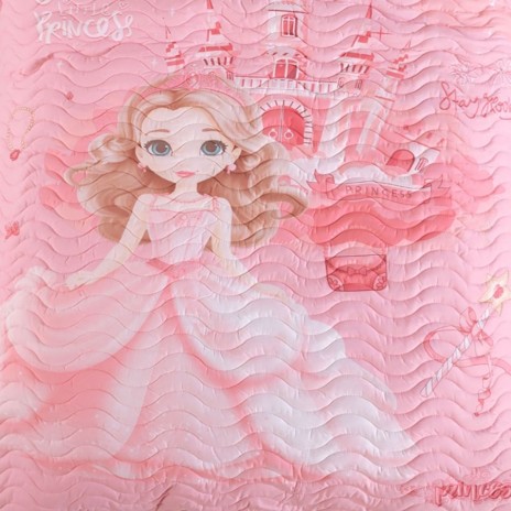 Set cuvertura roz matlasata copii Sweet Princess cu printesa si castel si 1 fata de perna
