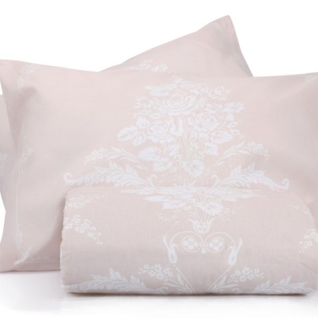 Set cuvertura matlasata 200x220 cm + 2 fete perna cu model floral alb pe fundal Bej