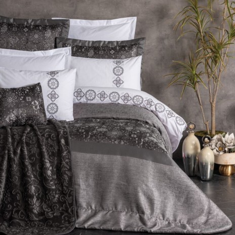 Set de lux 11 piese - Cuvertură, Lenjerie și Pătură embosată, Platinium Valeria