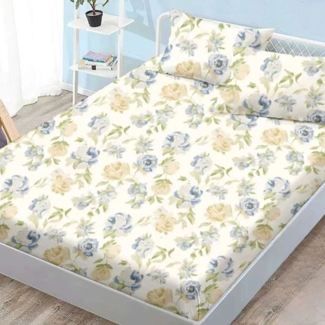 Set husa finet 160x200 cm cu elastic si 2 fete de perna, model cu trandafiri bleu si crem pe fundal deschis