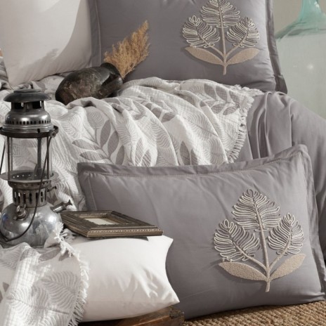 set lenjerie pat cu cuvertura muselina Clasy Home Loreva V4 gri si crem