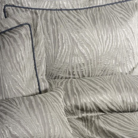 Set cuvertura Kaylan Bej jacquard 250x260 cm cu 2 fete perna si perna decorativa