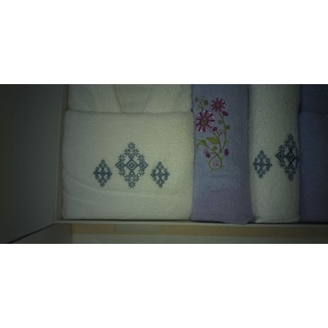 Set matrimonial 2 halate baie +4 prosoape, Alb /Lila decolorat partial