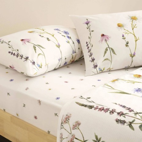 set pique TAC Veliora Roz bumbac 100 cu imprimeu flori de camp pastel pe fond alb