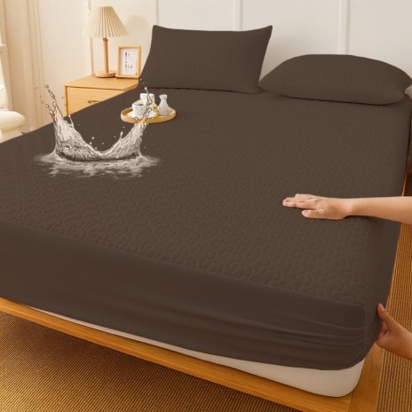 Set protectie matlasata impermeabila cu elastic pentru saltea 140x200 cm  si 2 fete perna 50x70cm Maro inchis